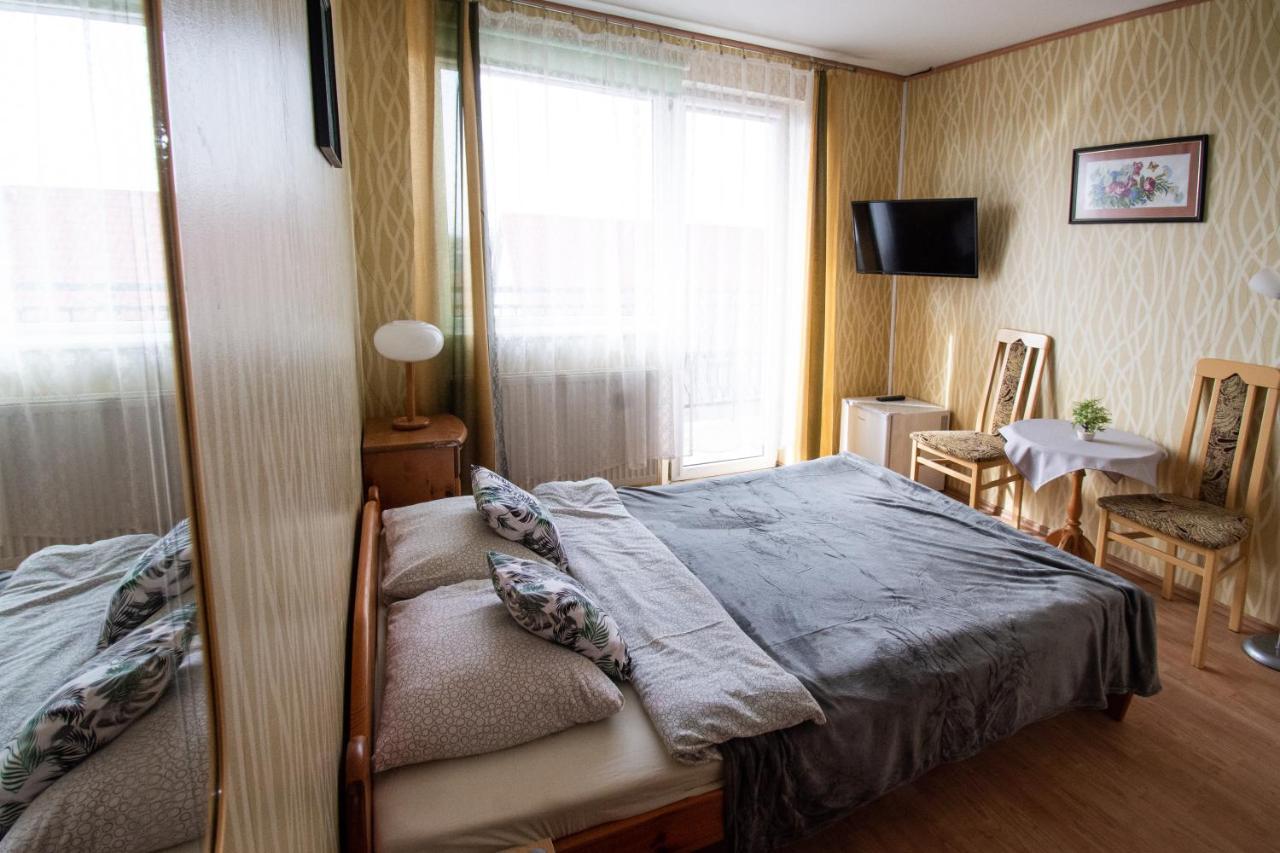 Ada - Pokoje Goscinne Łeba Esterno foto